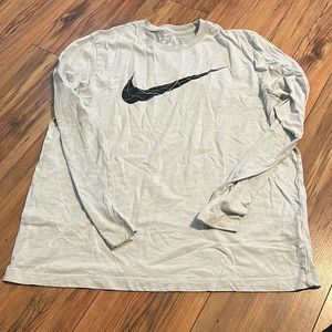 Men’s Nike long sleeve